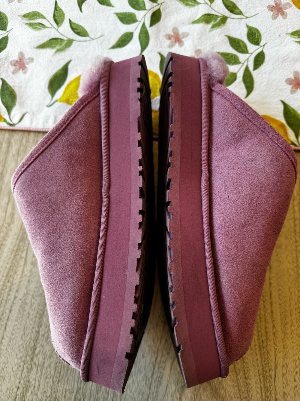 UGG Women's Lavender Suede Platform Mule Size 10 - Picture 7 of 9